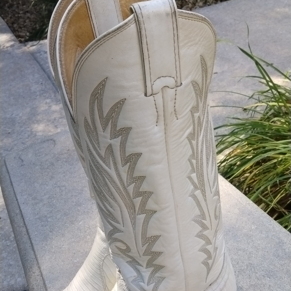 Justin Boots White Leather Cowboy Heeled Boots. Snakeskin - Picture 11 of 12